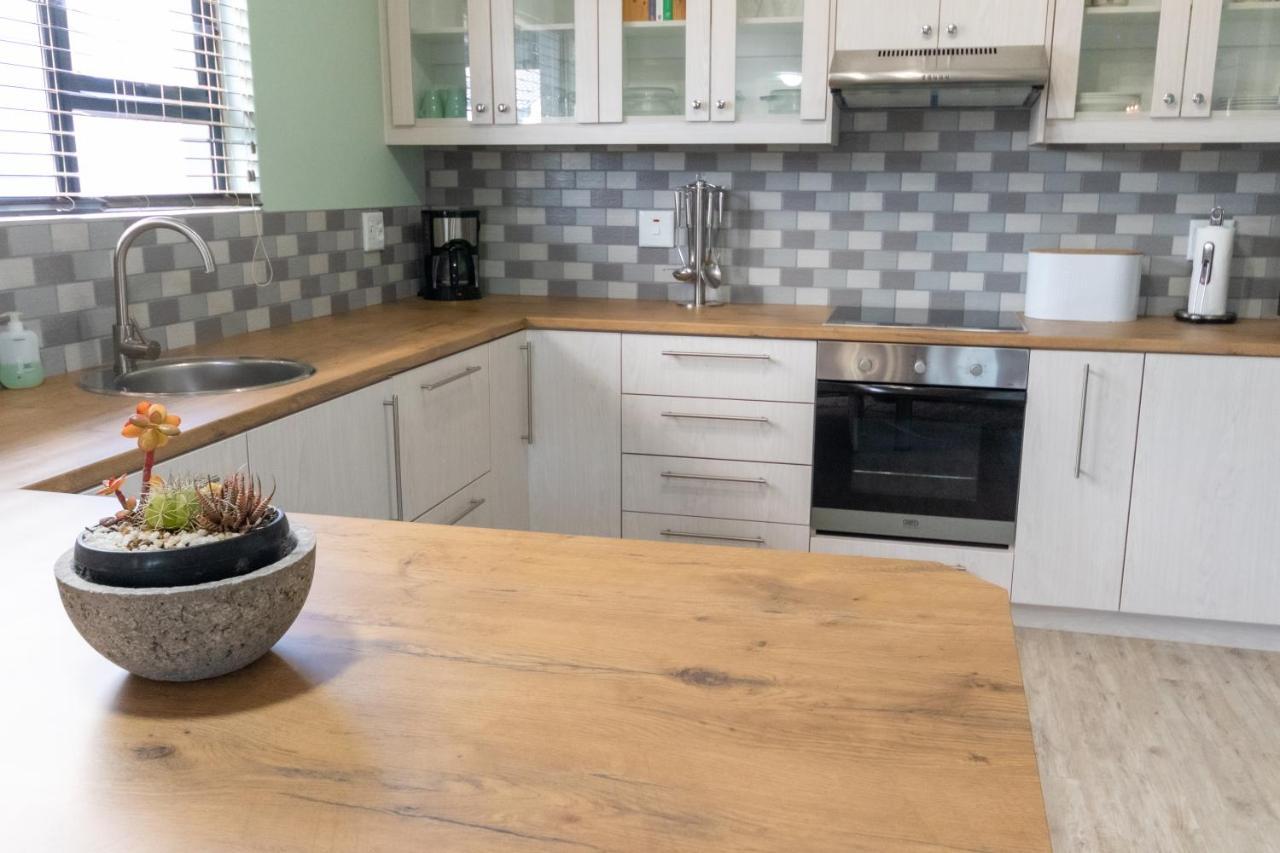 Salty Corner Cottage Суакопмунд Екстериор снимка